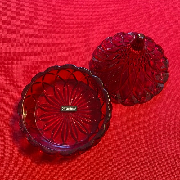 ❤️ Hershey’s Kisses Crystal 2pc. Dish ❤️ NWT - Picture 6 of 8